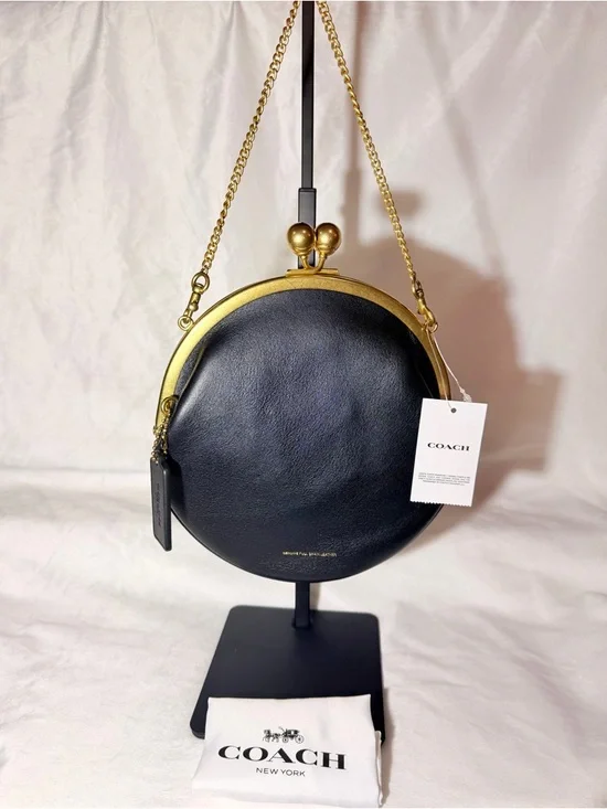 Coach Kisslock Pouch 20 with Gold Hardware NWT - Picture 2 of 8